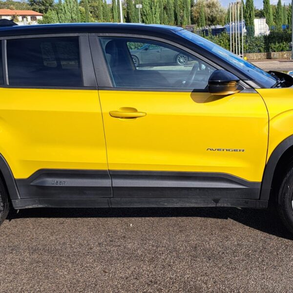 Jeep Avengers GR076NX 6
